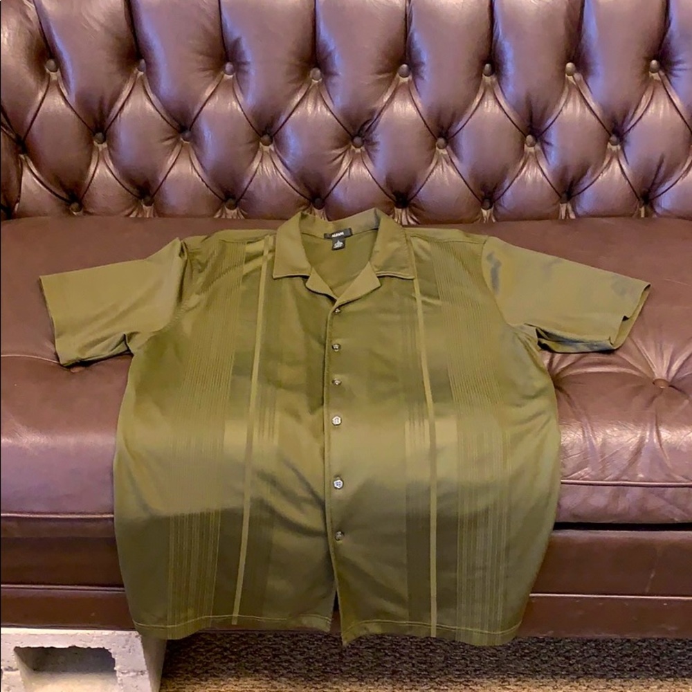Alfani Men’s Short Sleeve Button Down Shirt